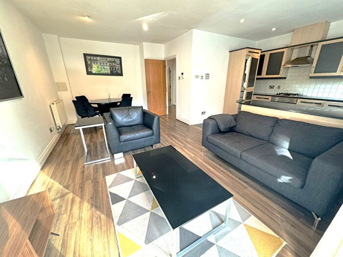 2 Bedroom Flat To Rent In Alberts Court, Palgrave Gardens, London, NW1