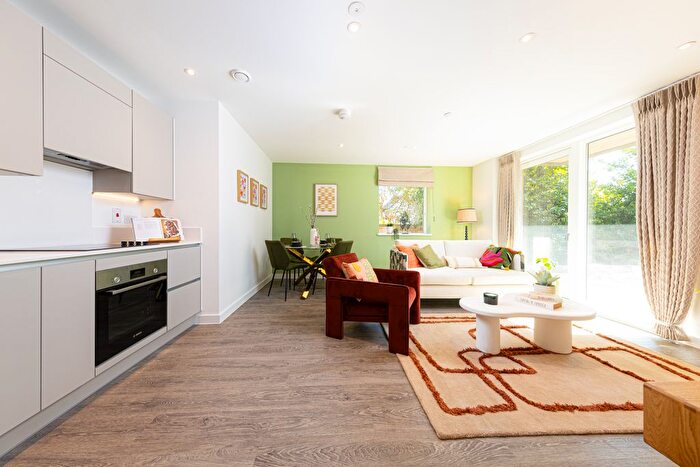 2 Bedroom Flat For Sale In Westhorpe Gardens, London, NW4