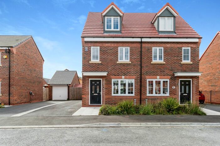 3 Bedroom Semi-Detached House For Sale In Sherwood Drive, Thorpe Willoughby, Selby, YO8