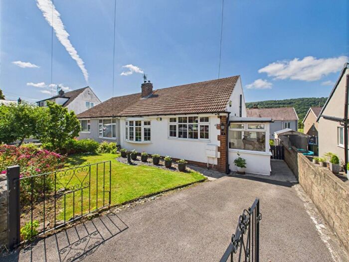 2 Bedroom Semi-Detached Bungalow For Sale In Moor View Court, Sandbeds, Keighley, BD20