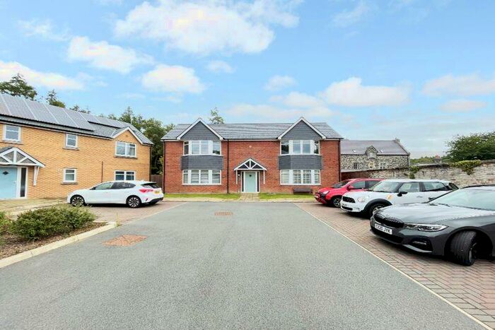1 Bedroom Apartment For Sale In Bangor, LL57