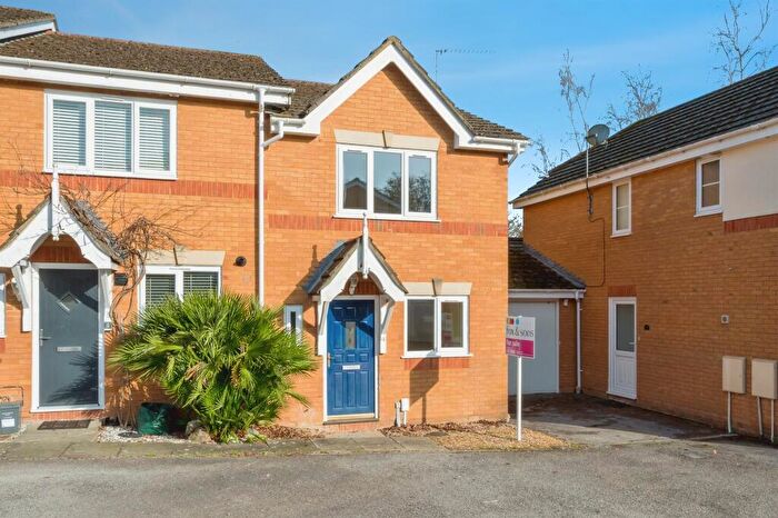 2 Bedroom End Of Terrace House For Sale In Tomkyns Close, Chandler's Ford, Eastleigh, SO53