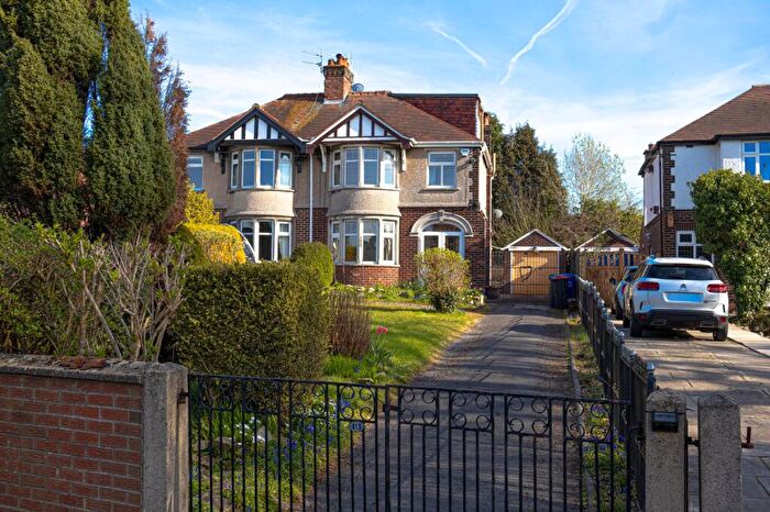 3 Bedroom Semi-Detached House For Sale In Chester Road, Hartford, CW8