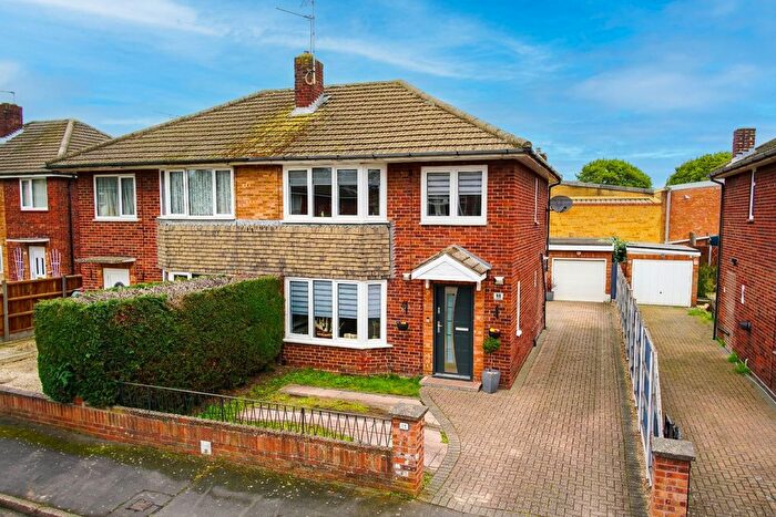 3 Bedroom Semi Detached House For Sale In Gateley Gardens, Norwich, NR3