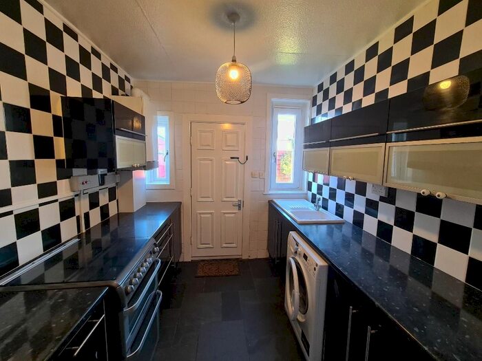 2 Bedroom Flat To Rent In Kelvin Street, Largs, North Ayrshire KA309Bd KA30