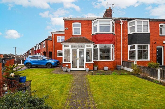 4 Bedroom Semi Detached House For Sale In Oxford Road, Salford, M6