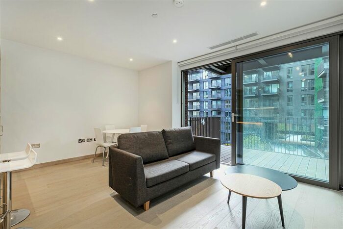 1 Bedroom Flat To Rent In Legacy Building, Embassy Gardens, Nine Elms, SW11