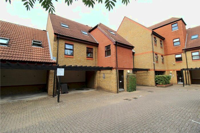 1 Bedroom Flat To Rent In Pursewardens Close, Ealing, W13