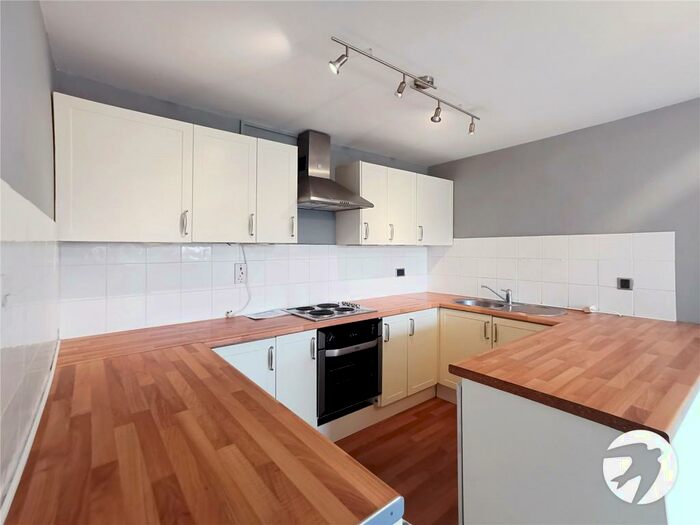 2 Bedroom Flat To Rent In Sharnbrooke Close, Welling, DA16