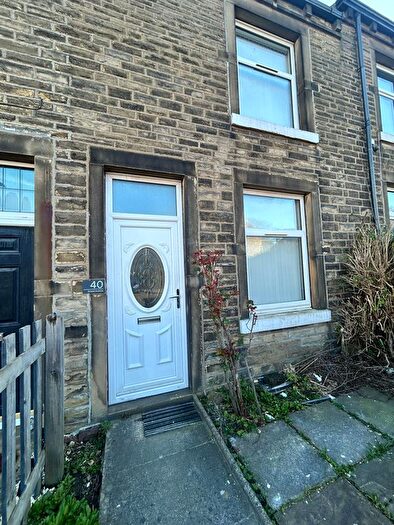 2 Bedroom Terraced House To Rent In Arnold Avenue, Huddersfield, HD2