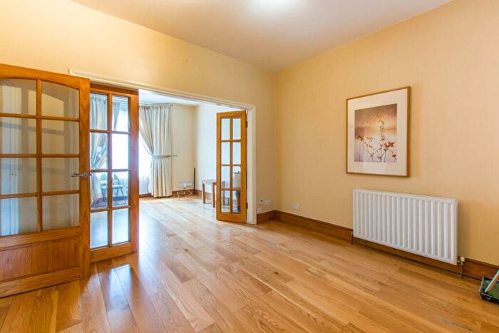 3 Bedroom Terraced House To Rent In Lansdowne Road, Walthamstow, London, E17