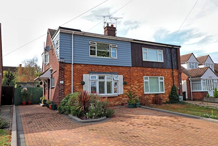 3 Bedroom Semi-Detached House For Sale In Coombe Rise, Chelmsford, Essex, CM1