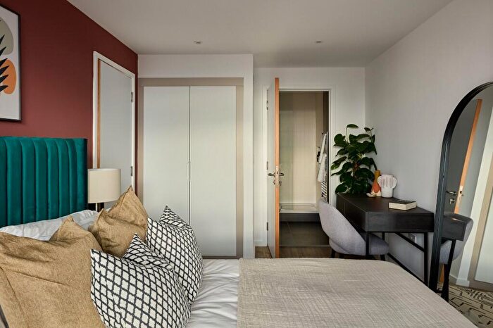 3 Bedroom Flat To Rent In Flat, Swan Street, Manchester, Greater Manchester, M4