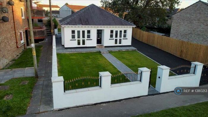 3 Bedroom Bungalow To Rent In Cowbridge Road, Talbot Green, Pontyclun, CF72