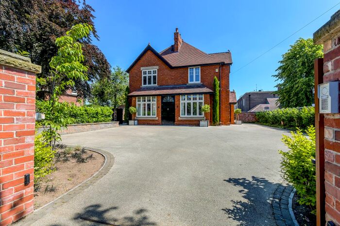 4 Bedroom Detached House To Rent In Devonshire Avenue, Beeston, Nottingham, NG9