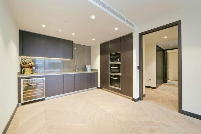 2 Bedroom Flat To Rent In Earls Way, London, SE1