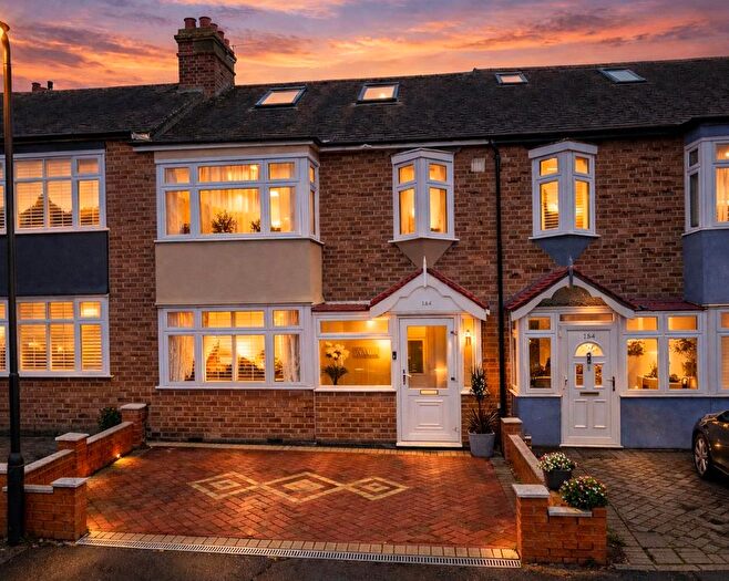 4 Bedroom Property For Sale In Coolgardie Avenue, Highams Park, E4