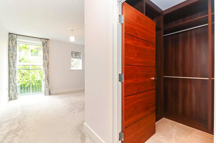 2 Bedroom Apartment For Sale In Station Road, Beaconsfield, HP9