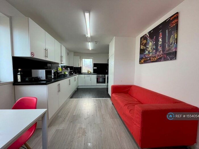 3 Bedroom Flat To Rent In The Bathfield, Sheffield, S3