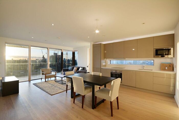 2 Bedroom Flat To Rent In Rodney Road, Elephant And Castle, London, SE17