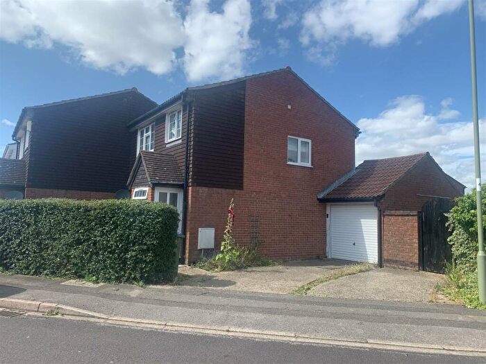 3 Bedroom Semi-Detached House To Rent In Victory Road, Stubbington, Fareham, PO14