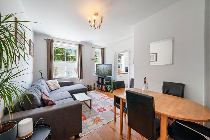 3 Bedroom Flat To Rent In Vauban Estate, Bermondsey, SE16