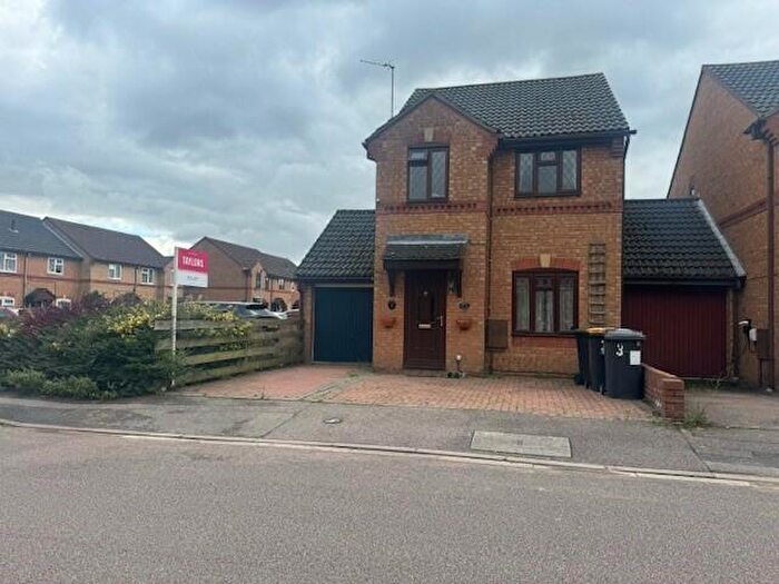 3 Bedroom House To Rent In Wootton, MK43