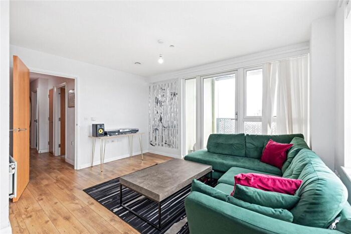 2 Bedroom Apartment To Rent In Rivers Apartments, Cannon Road, London, N17
