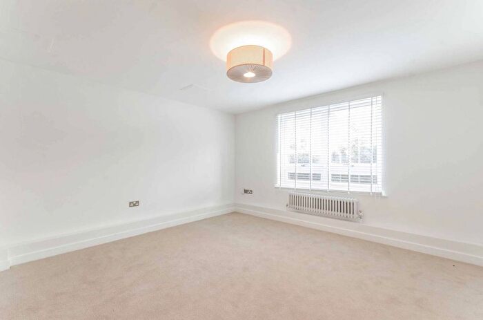 1 Bedroom Flat To Rent In Clephane Road, Islington, London, N1