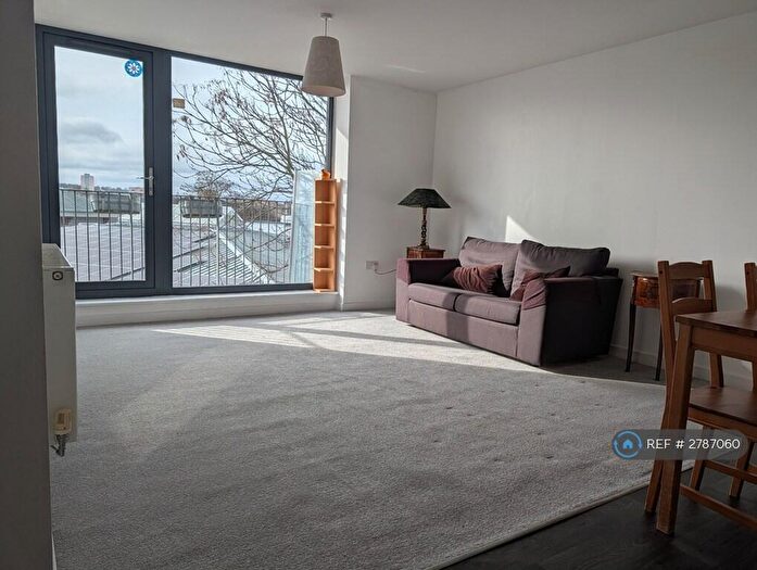 2 Bedroom Flat To Rent In Evelyn Street, London, SE8