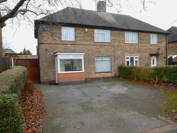 3 Bedroom Semi-Detached House To Rent In Wollaton Vale, Wollaton, NG8