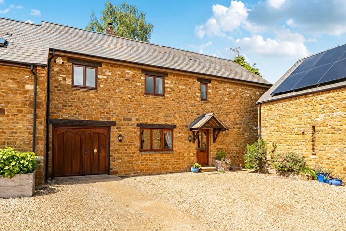 4 Bedroom Detached House For Sale In The Courtyard, Milton, OX15