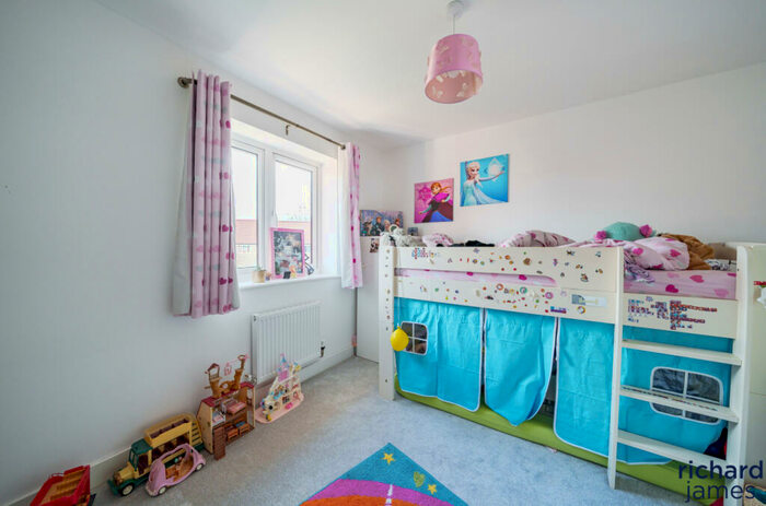 4 Bedroom Detached House For Sale In Lower Close, Wroughton, Swindon, SN4