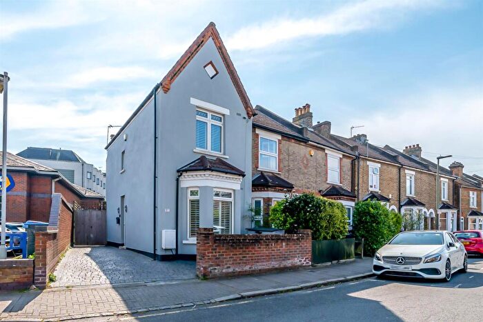 2 Bedroom End Of Terrace House For Sale In Park End, Bromley, BR1