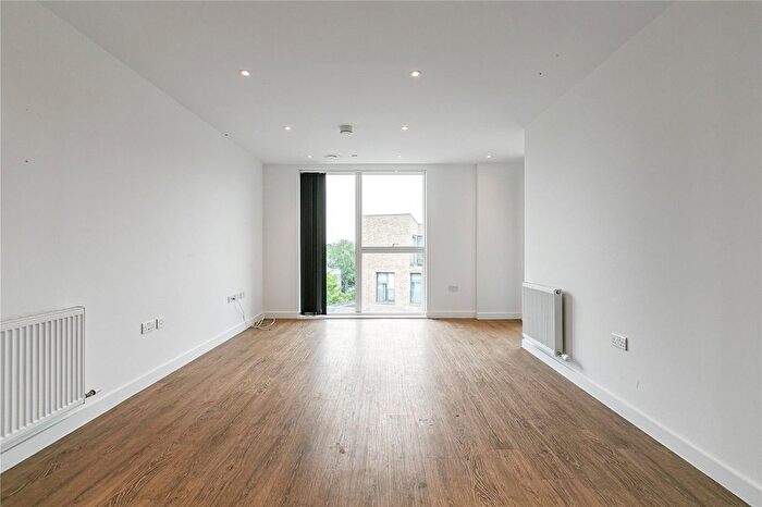 1 Bedroom Flat For Sale In Commerce Road, Brentford, TW8