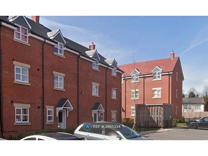2 Bedroom Flat To Rent In Darley Court, Birmingham, B29