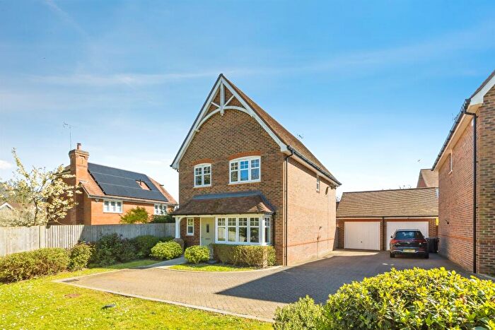 4 Bedroom Detached House For Sale In Mill Rose Way, Burgess Hill, RH15