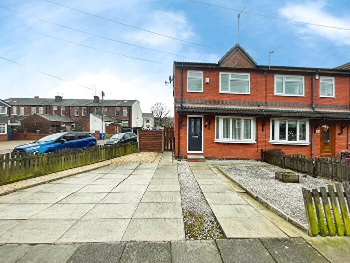 3 Bedroom Property For Sale In Ryecroft Avenue, Bury, BL8
