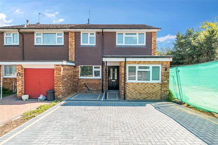 3 Bedroom Terraced House To Rent In Beacon Close, Uxbridge, UB8