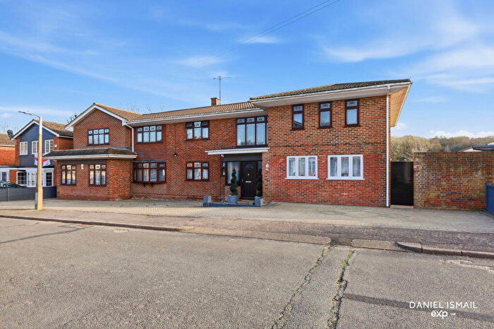 8 Bedroom Detached House For Sale In Welbeck Drive, Langdon Hills, Basildon, SS16