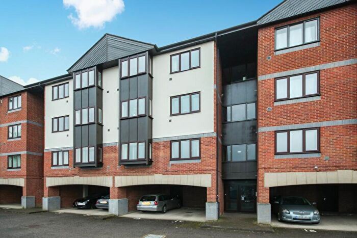 1 Bedroom Flat To Rent In Cameron Court, Banbury, OX16