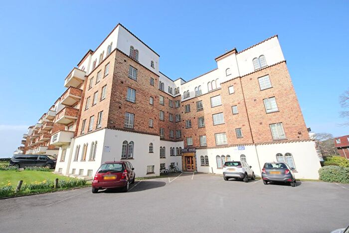 1 Bedroom Flat To Rent In Sea Road, Bournemouth, BH5