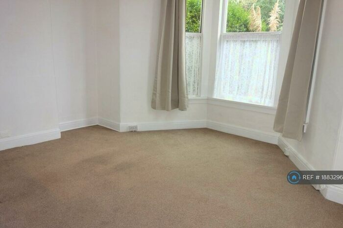 1 Bedroom Flat To Rent In Ermington Terrace, Plymouth, PL4