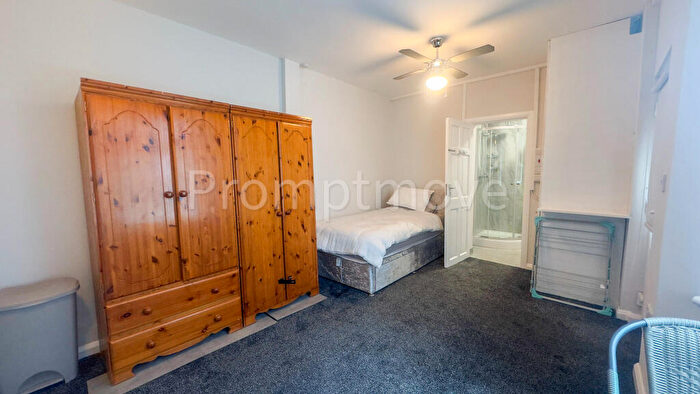 Studio To Rent In Dunstable Road Luton, LU4