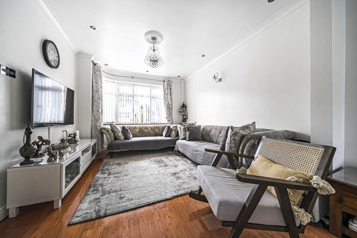 4 Bedroom Semi Detached House For Sale In Brownspring Drive, London, SE9