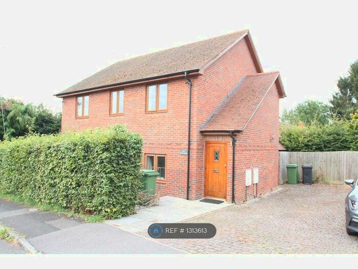 2 Bedroom Maisonette To Rent In The Pastures, Winchester, SO23