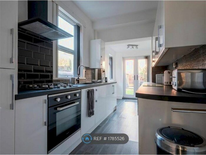 2 Bedroom Terraced House To Rent In Richmond Road, Bearwood, B66