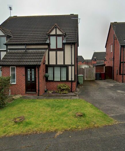 2 Bedroom Town House To Rent In Finley Way, South Normanton, DE55