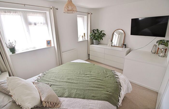 2 Bedroom End Of Terrace House For Sale In Gilbert Way, Waterlooville, PO7