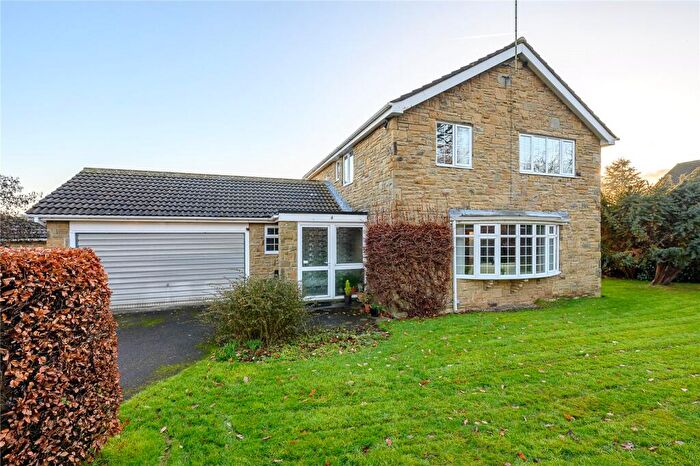 4 Bedroom Detached House For Sale In Castle Grove, Bardsey, LS17
